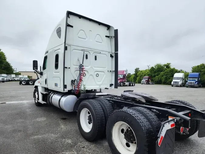 2020 FREIGHTLINER CASCADIA 125