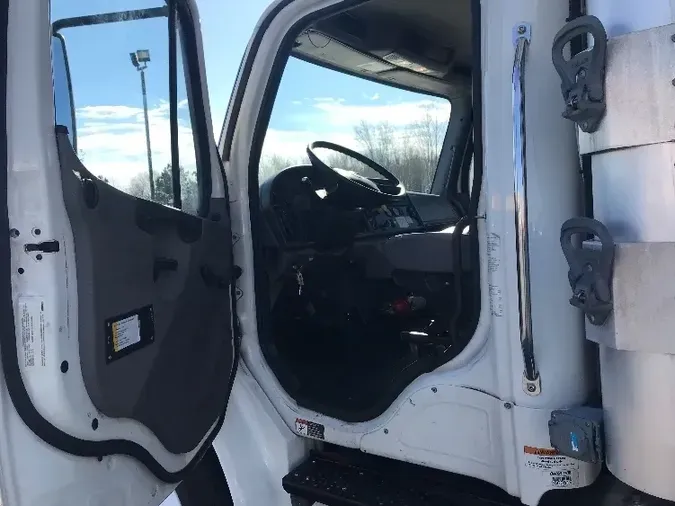 2018 Freightliner M2