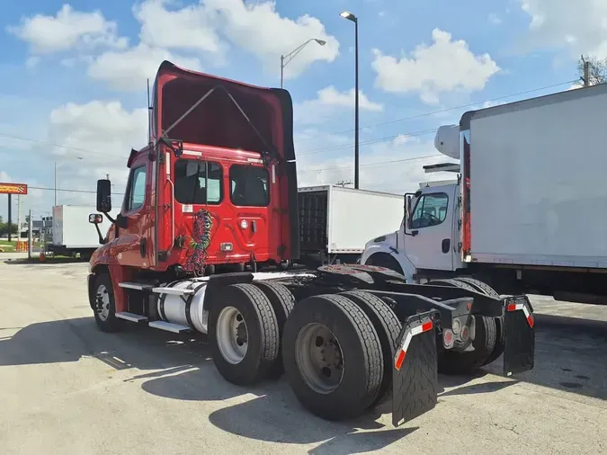 2020 FREIGHTLINER/MERCEDES CASCADIA 125df47912422229efede6e0a902e785bbc