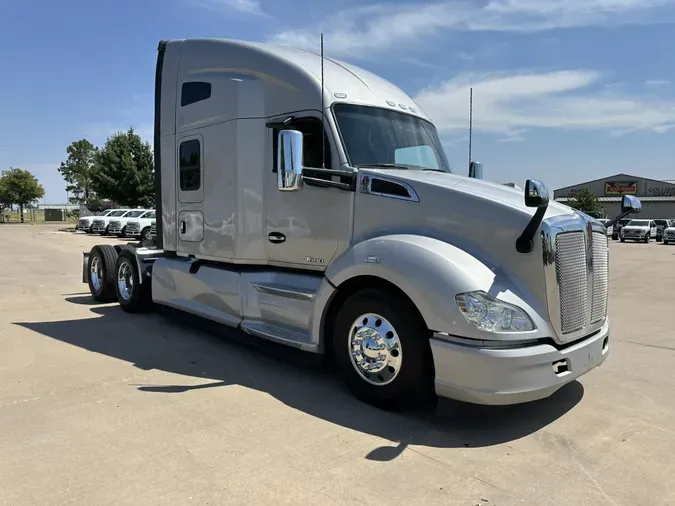 2022 Kenworth T680df4cbea989fac66049d65d44029317dd