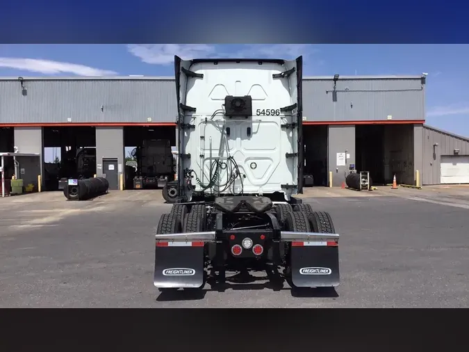 2023 Freightliner Cascadia 126