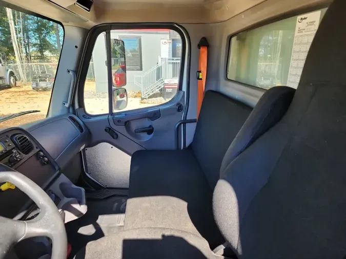 2020 FREIGHTLINER/MERCEDES M2 106