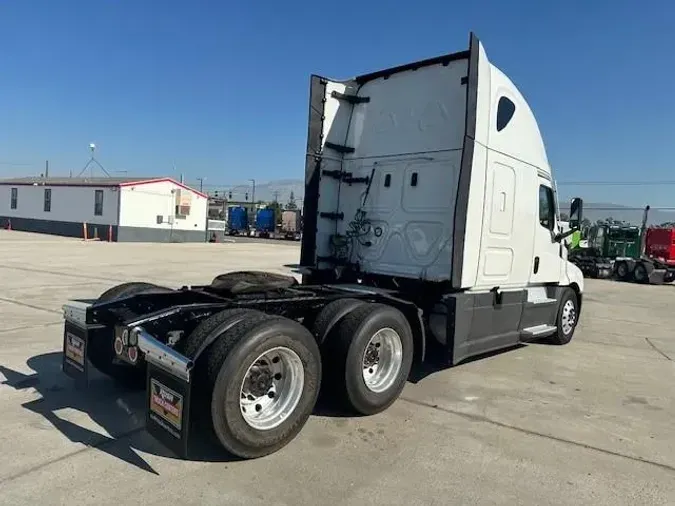 2021 Freightliner Cascadia