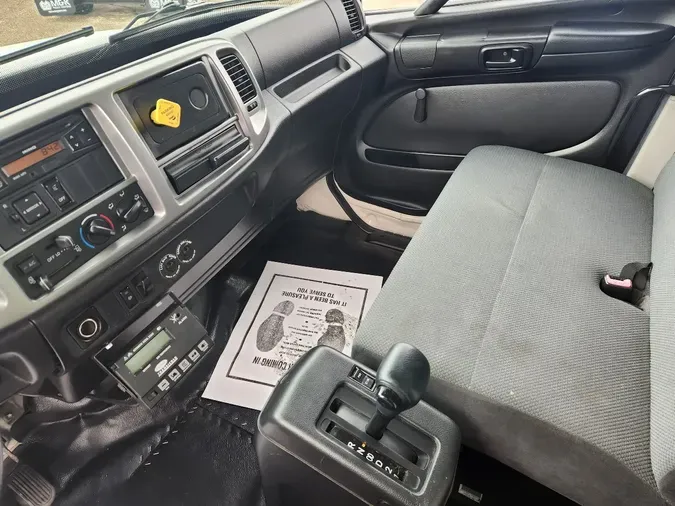 2015 HINO 338 Reefer