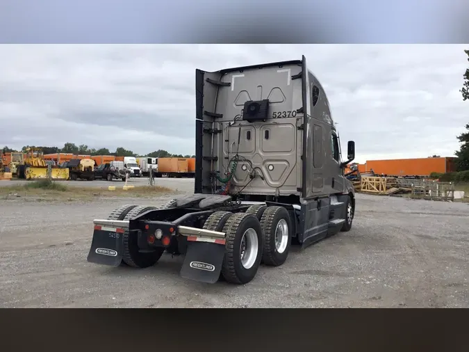 2022 Freightliner Cascadia 126df5925a223945dfb1b03a2327c237745