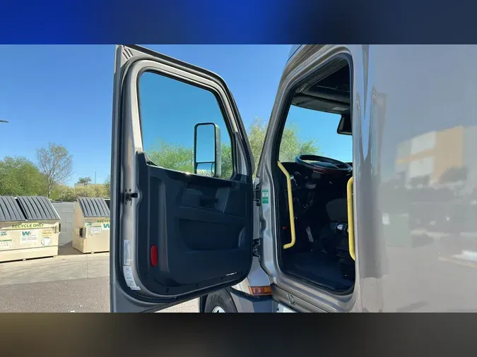 2024 Freightliner Cascadia 126