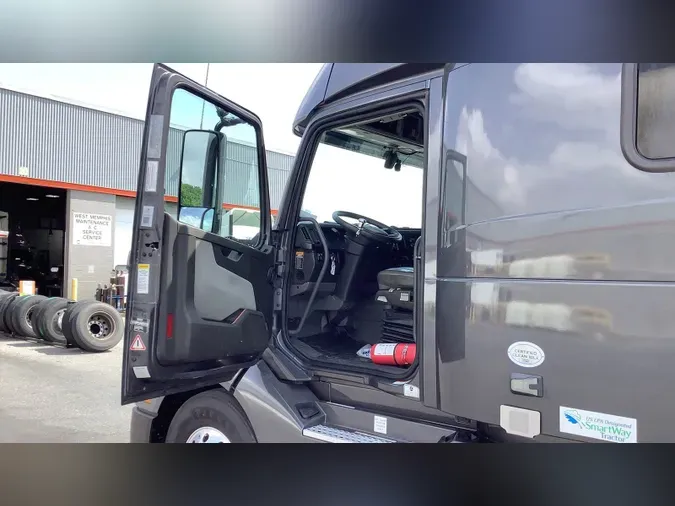 2022 Volvo VNL860