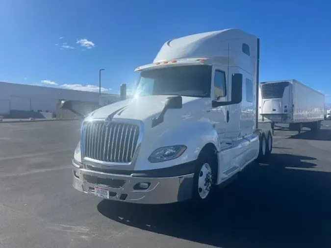 2019 NAVISTAR INTERNATIONAL LT625 SLPR CAB