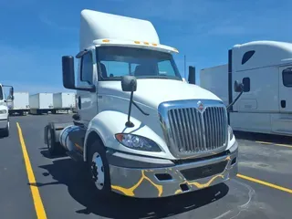 2019 NAVISTAR INTERNATIONAL RH613 DAYCAB S/A