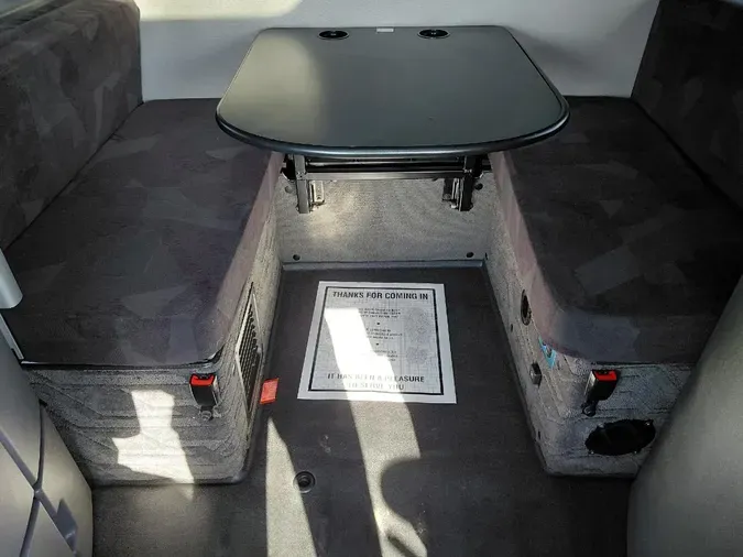 2021 VOLVO VNL64T860