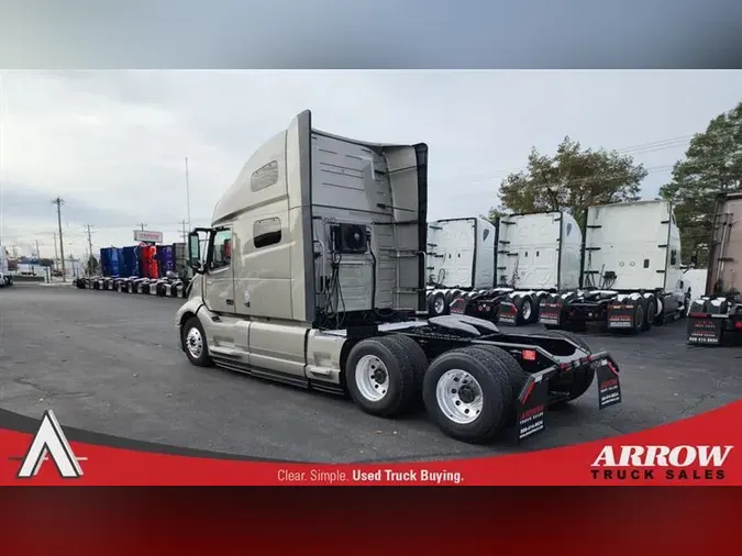 2022 VOLVO VNL760