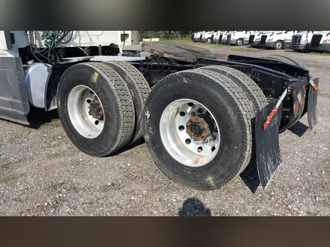 2021 Freightliner Cascadia 126