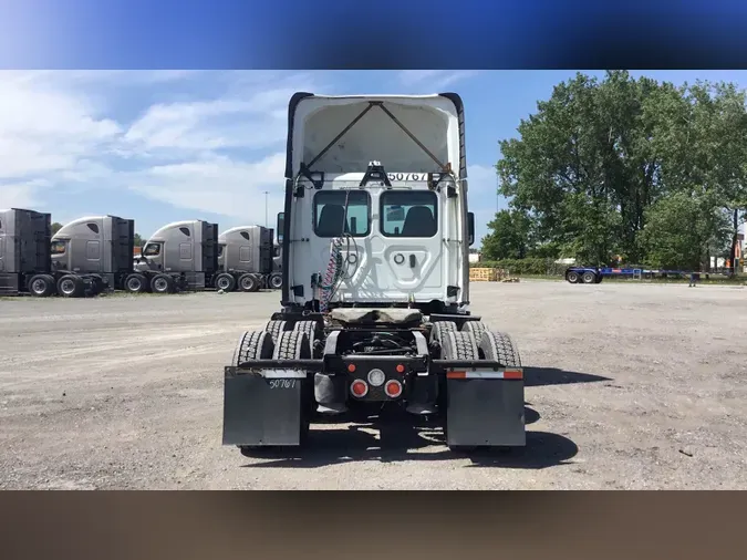 2020 Freightliner Cascadia 126
