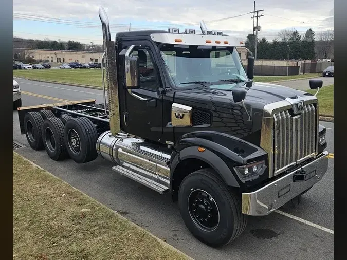 2025 WESTERN STAR 49Xdf60a590bcae644708771237da4a1c72