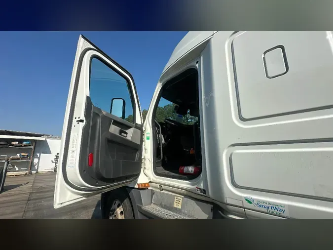 2021 Freightliner Cascadia 126