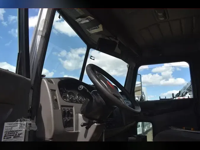 2013 PETERBILT 337