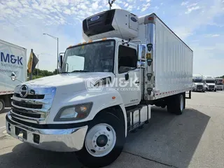 2016 HINO 338 Reefer