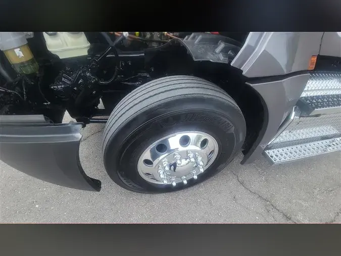 2019 FREIGHTLINER CA126