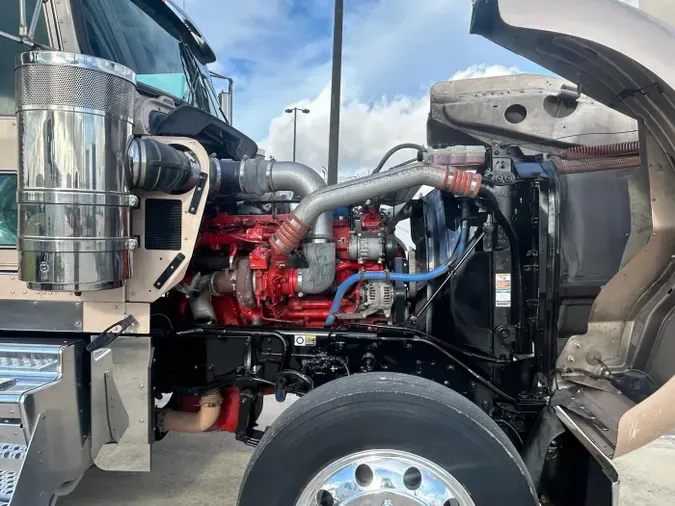 2022 Kenworth W900L
