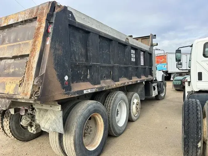 2005 MACK GRANITE CV713