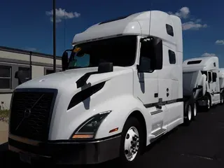 2020 VOLVO VNL64T-760