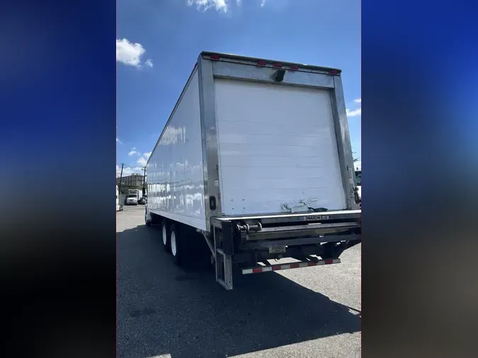 2020 FREIGHTLINER M2 106