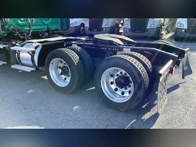 2020 Freightliner Cascadia 126df7c1a2411da3528d3a4b6afa331456d