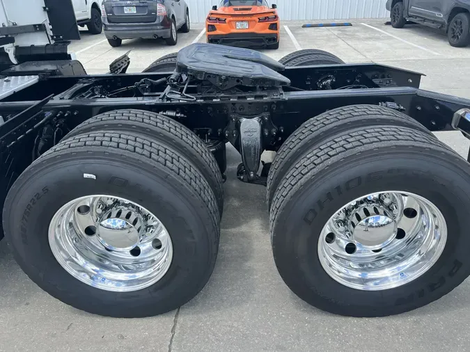 2019 FREIGHTLINER CASCADIA 126