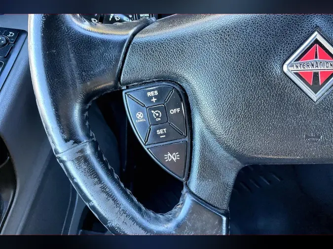 2022 INT LT625 6x4