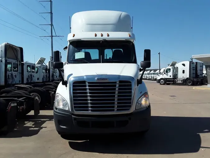 2019 FREIGHTLINER/MERCEDES CASCADIA 113