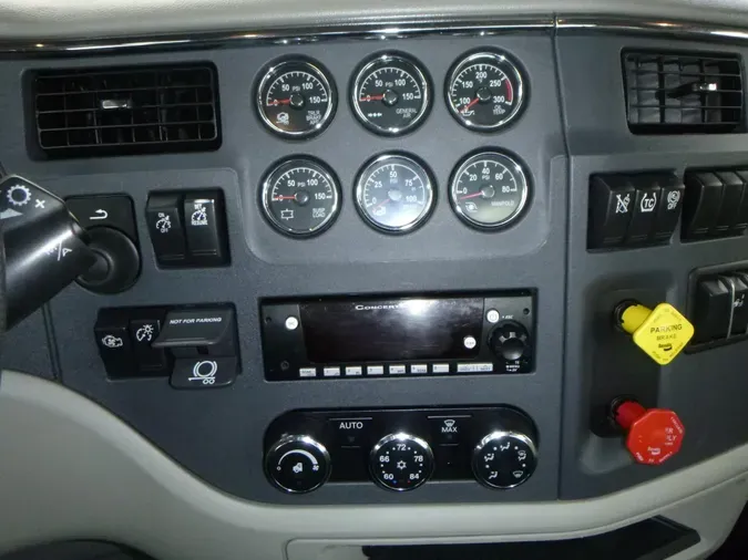 2022 Peterbilt 579