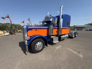 2023 Peterbilt 389