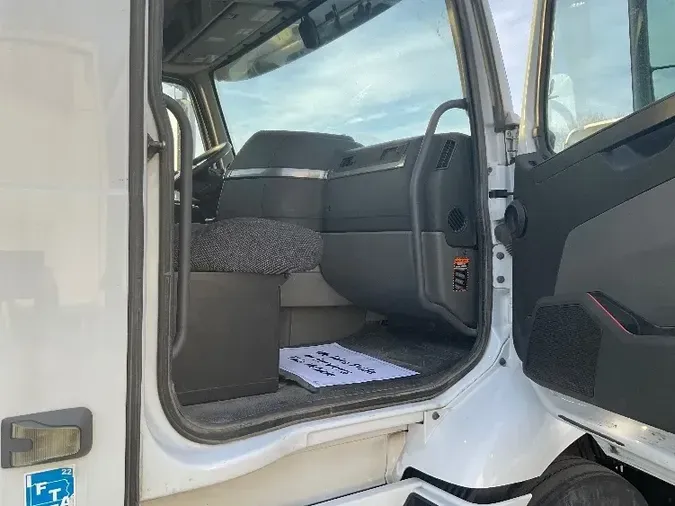 2020 Volvo VNR64300