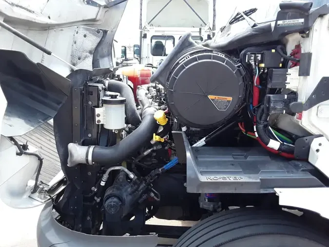 2020 NAVISTAR INTERNATIONAL RH613 DAYCAB S/A