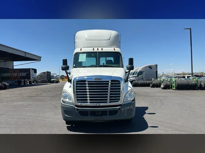 2019 Freightliner Cascadia 125df8d57bfb1bcec0666e755facd75031a