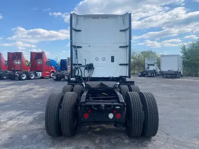 2022 International LT625