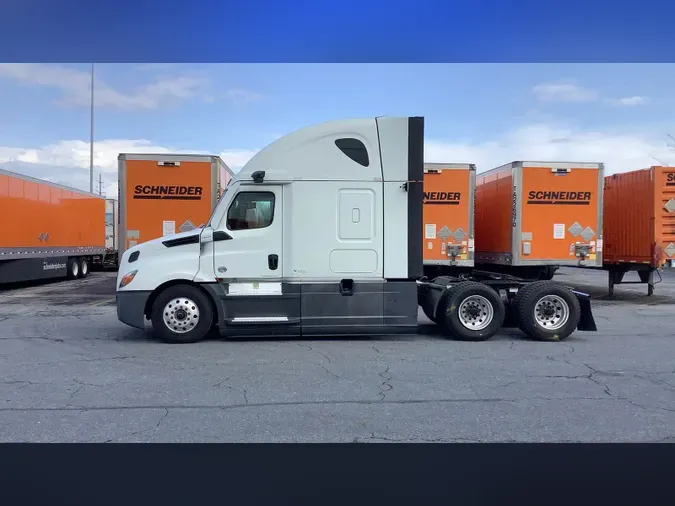 2022 Freightliner Cascadia 126