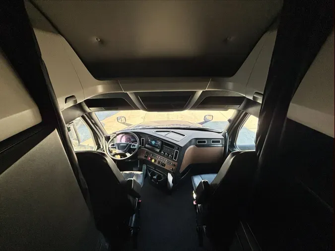 2024 Freightliner Cascadia 126
