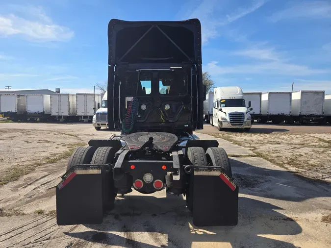 2017 FREIGHTLINER/MERCEDES CASCADIA 125