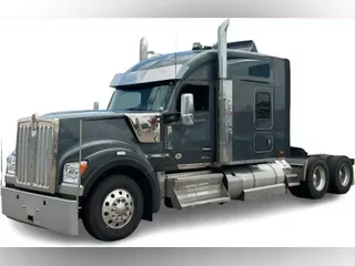 2024 Kenworth W990