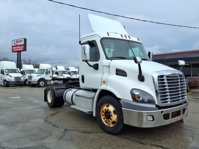 2020 FREIGHTLINER/MERCEDES CASCADIA 113