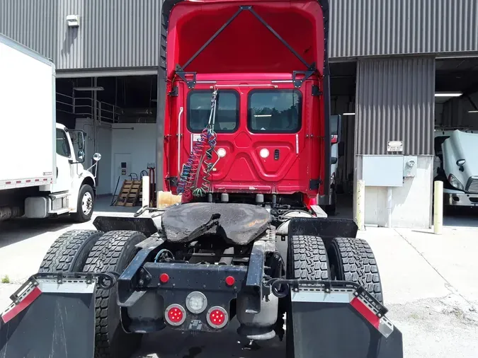 2018 FREIGHTLINER CASCADIA 113