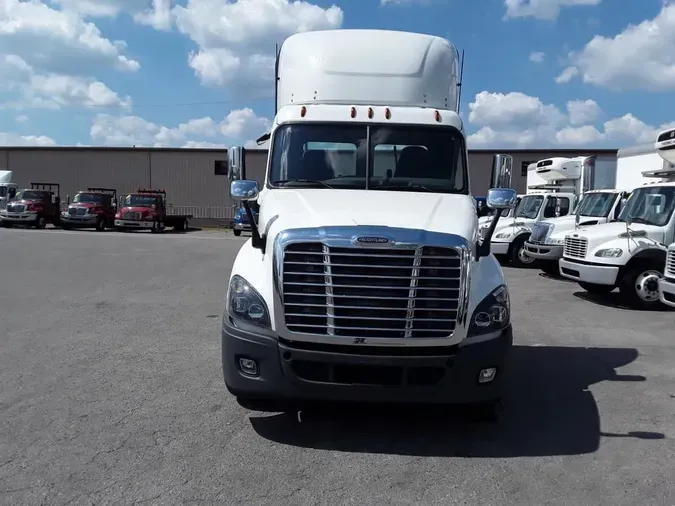2017 FREIGHTLINER/MERCEDES CASCADIA 125dfa25ff81e8edc4b25202d153ad0ae74