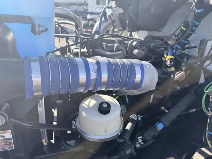 2019 Peterbilt 330dfb2b4622ba5815e1421040dc87d6e3c