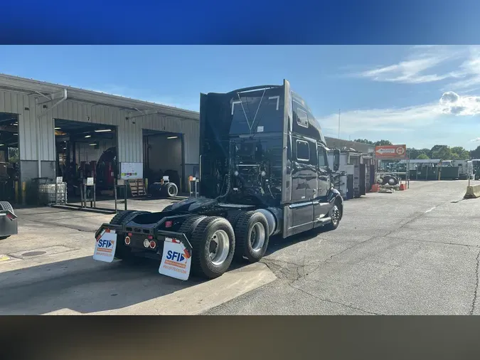 2023 Volvo VNL860