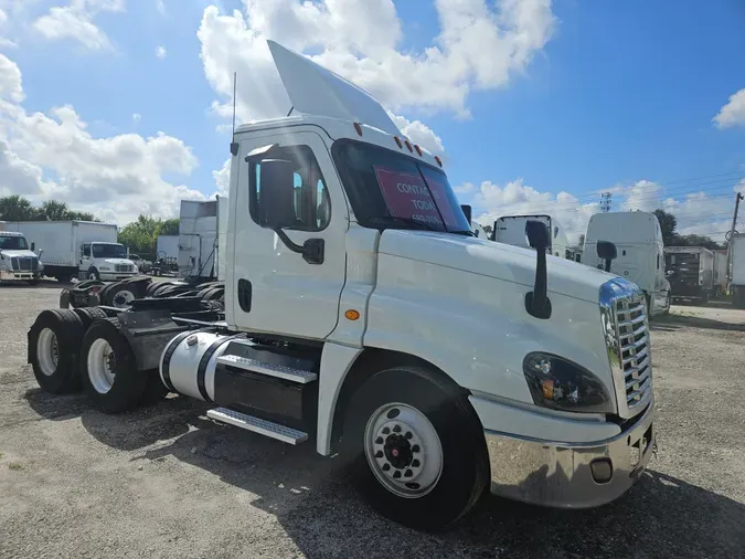 2018 FREIGHTLINER/MERCEDES CASCADIA 125