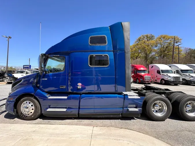 2022 Volvo VNL64T860