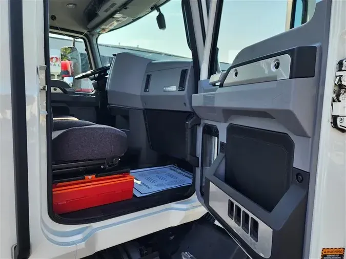 2021 MACK AN64T