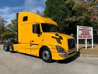 2016 VOLVO VNL670