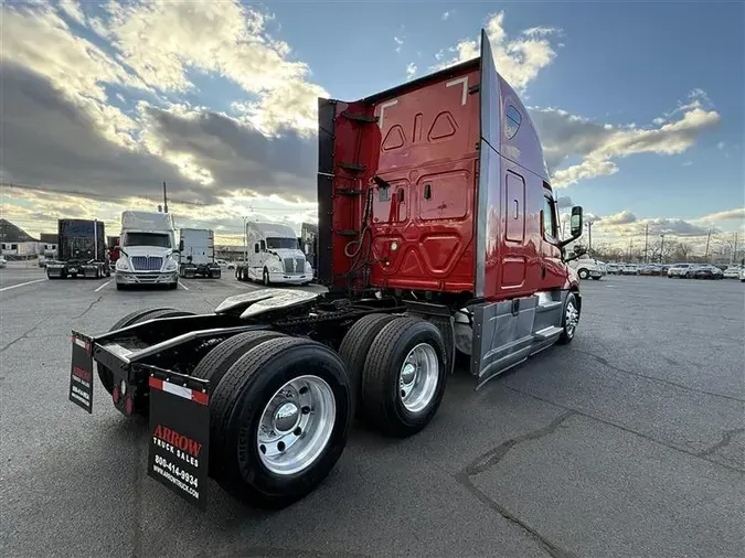 2021 FREIGHTLINER CA126